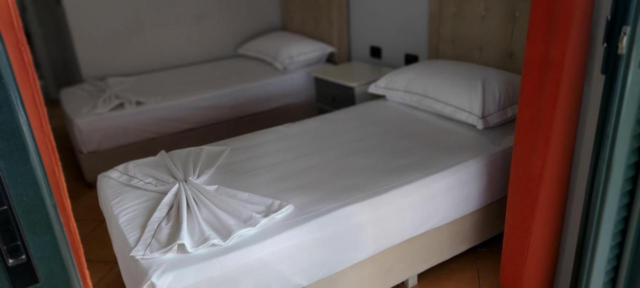 Kanina Hotel&Hostel Sarandë Buitenkant foto
