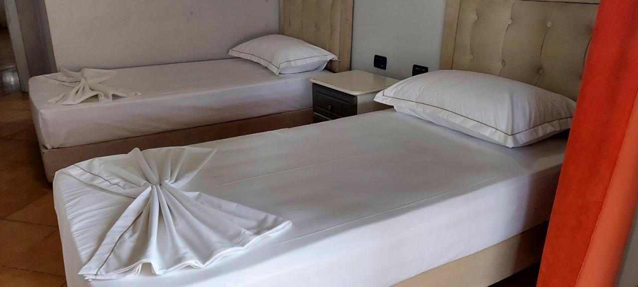 Kanina Hotel&Hostel Sarandë Buitenkant foto