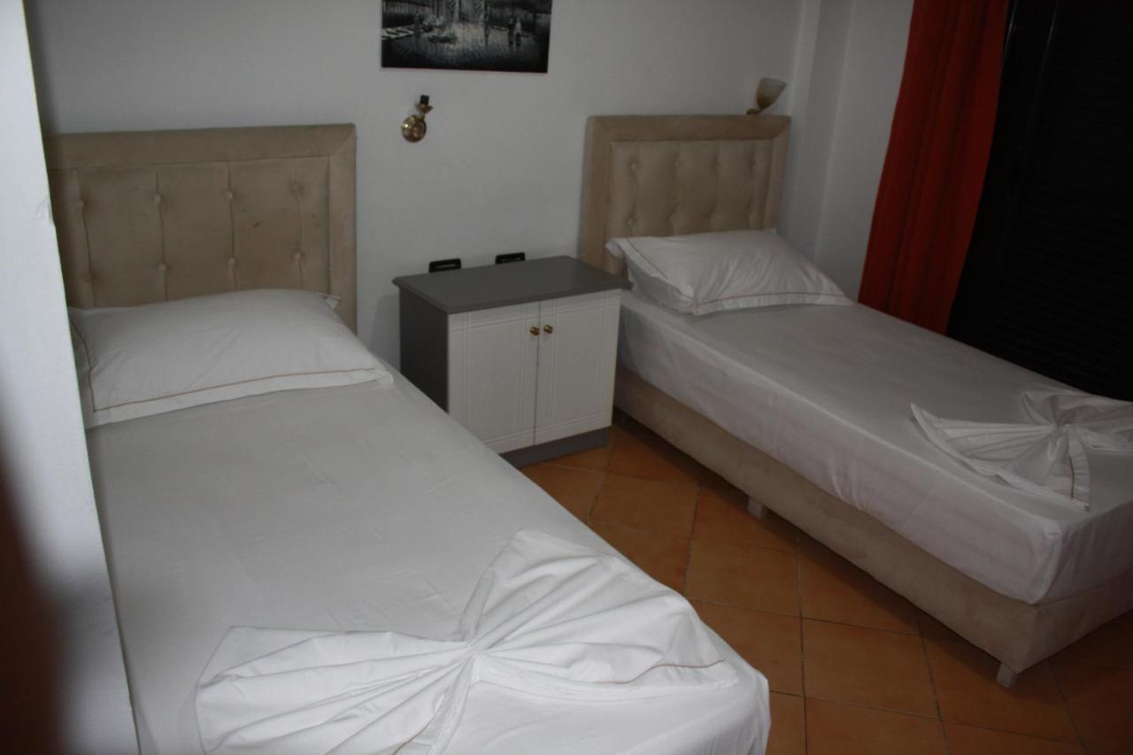 Kanina Hotel&Hostel Sarandë Buitenkant foto