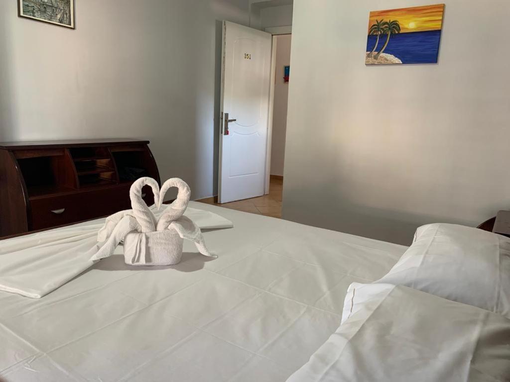 Kanina Hotel&Hostel Sarandë Buitenkant foto