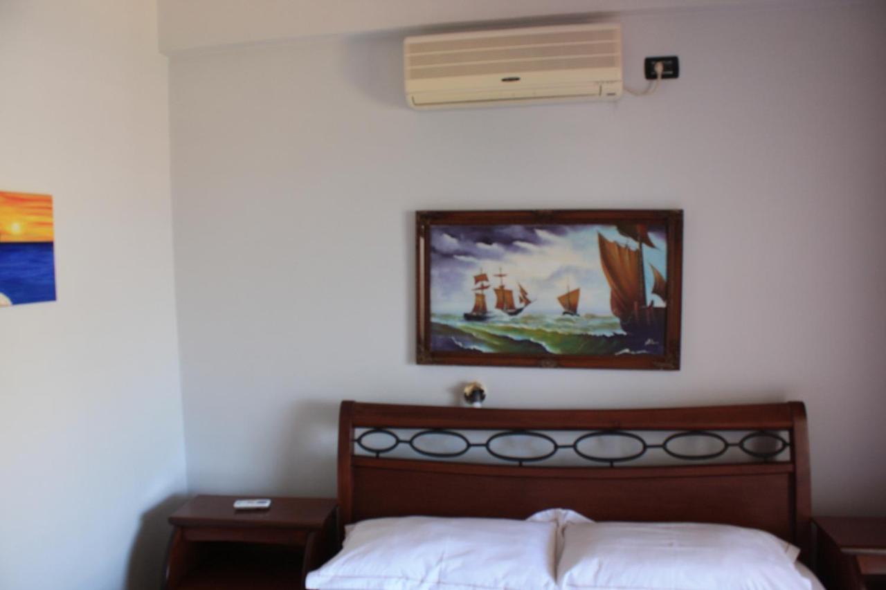 Kanina Hotel&Hostel Sarandë Buitenkant foto