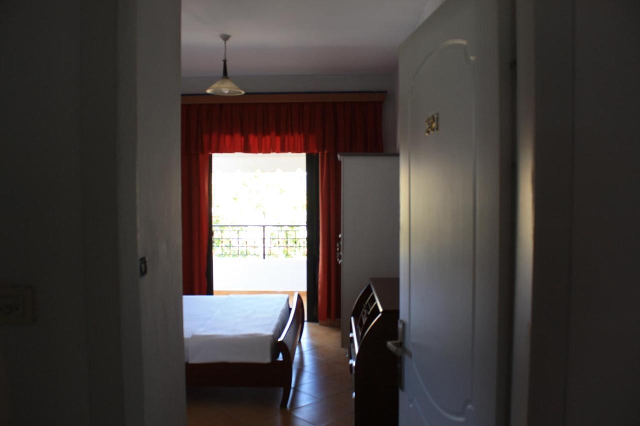 Kanina Hotel&Hostel Sarandë Buitenkant foto
