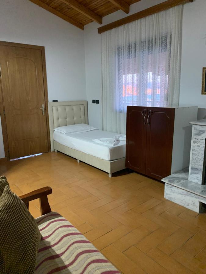 Kanina Hotel&Hostel Sarandë Buitenkant foto